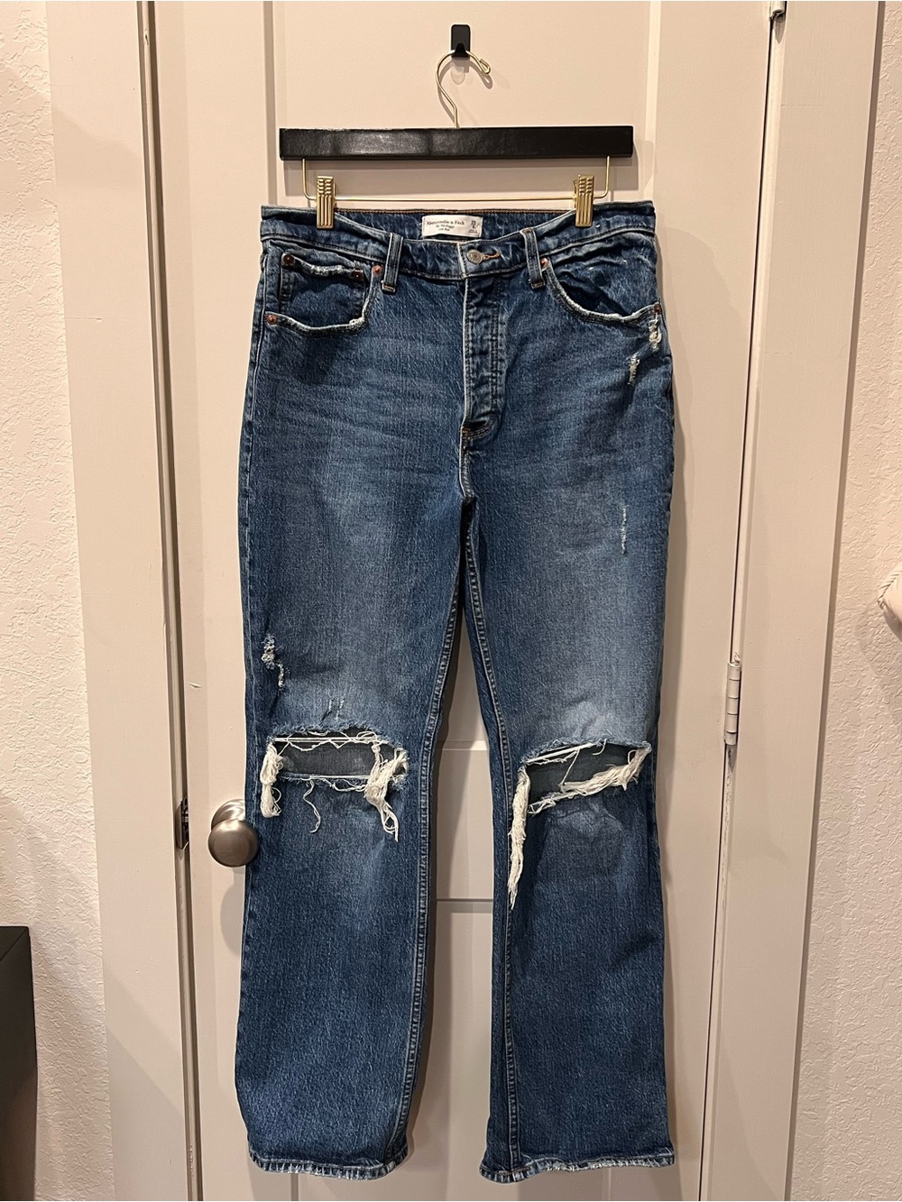 Abercrombie & Fitch Distressed Dark Blue Straight-Leg Jeans